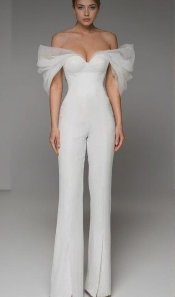 ANILA WEISSER SHOULDER-JUMPSUIT AUS TÜLLÄRMELN UND KORSETT