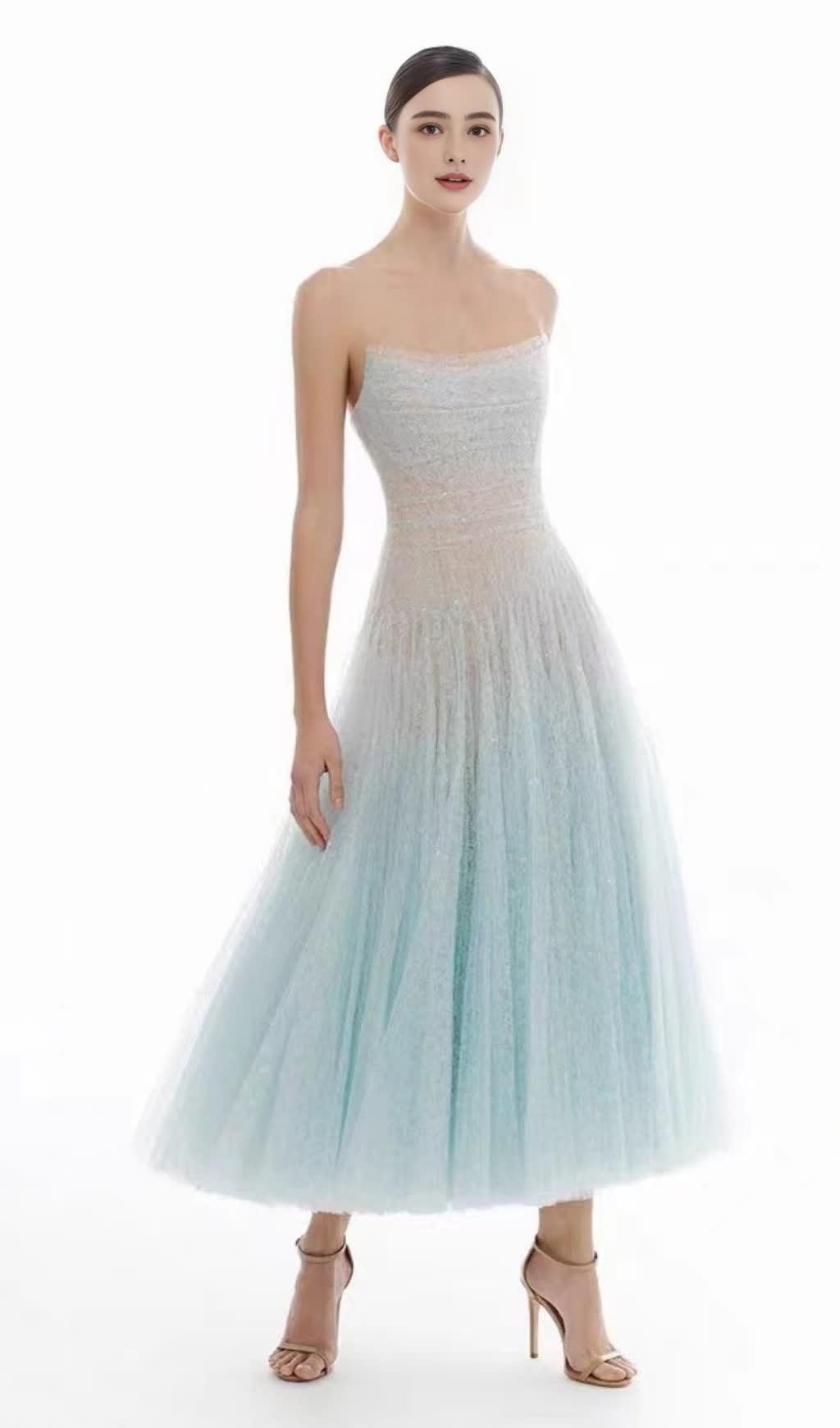 ABITO LUNGO IN PIZZO DRAPPEGGIATO CAROL BLU