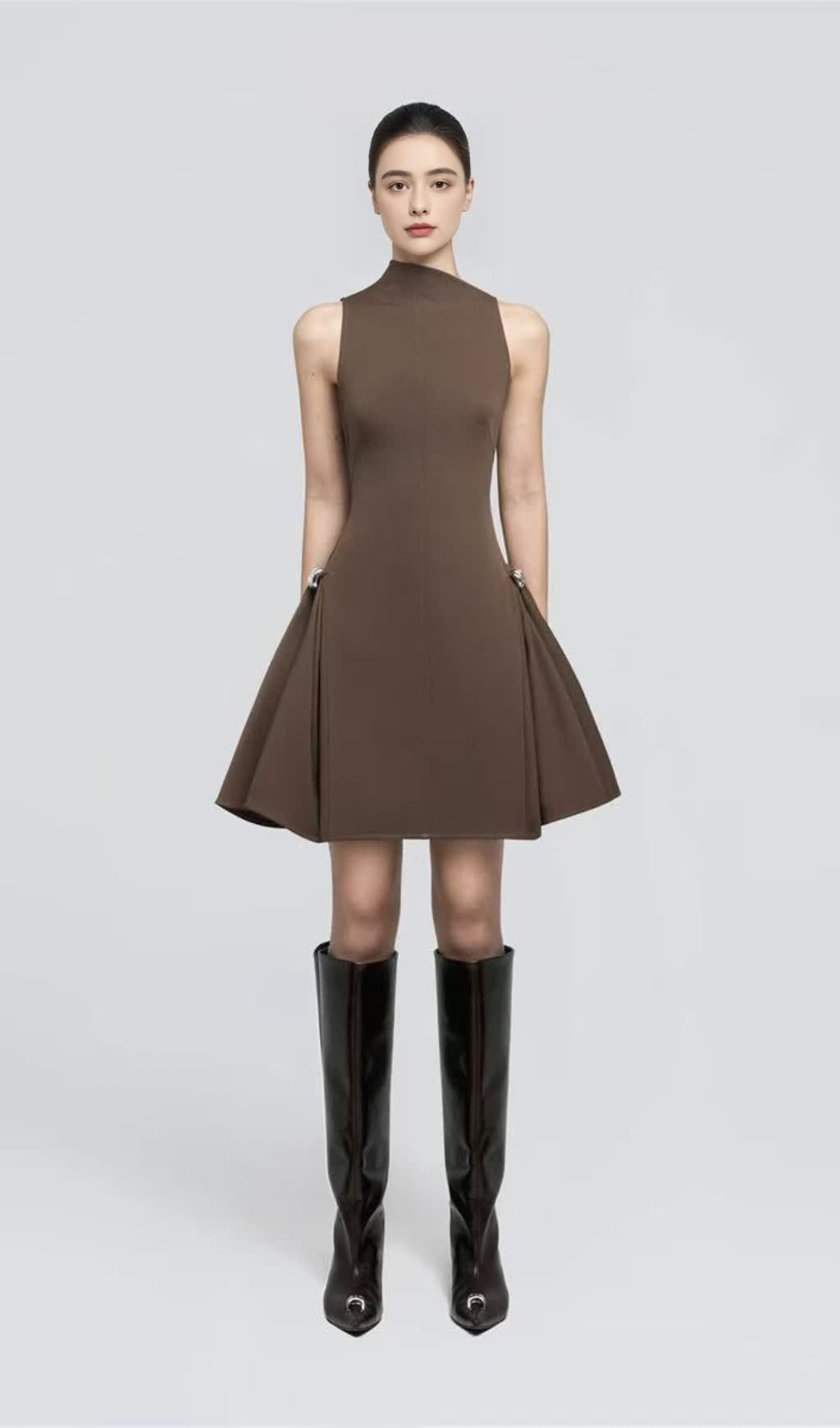 BRAUNES ÄRMELLOSES MINIKLEID