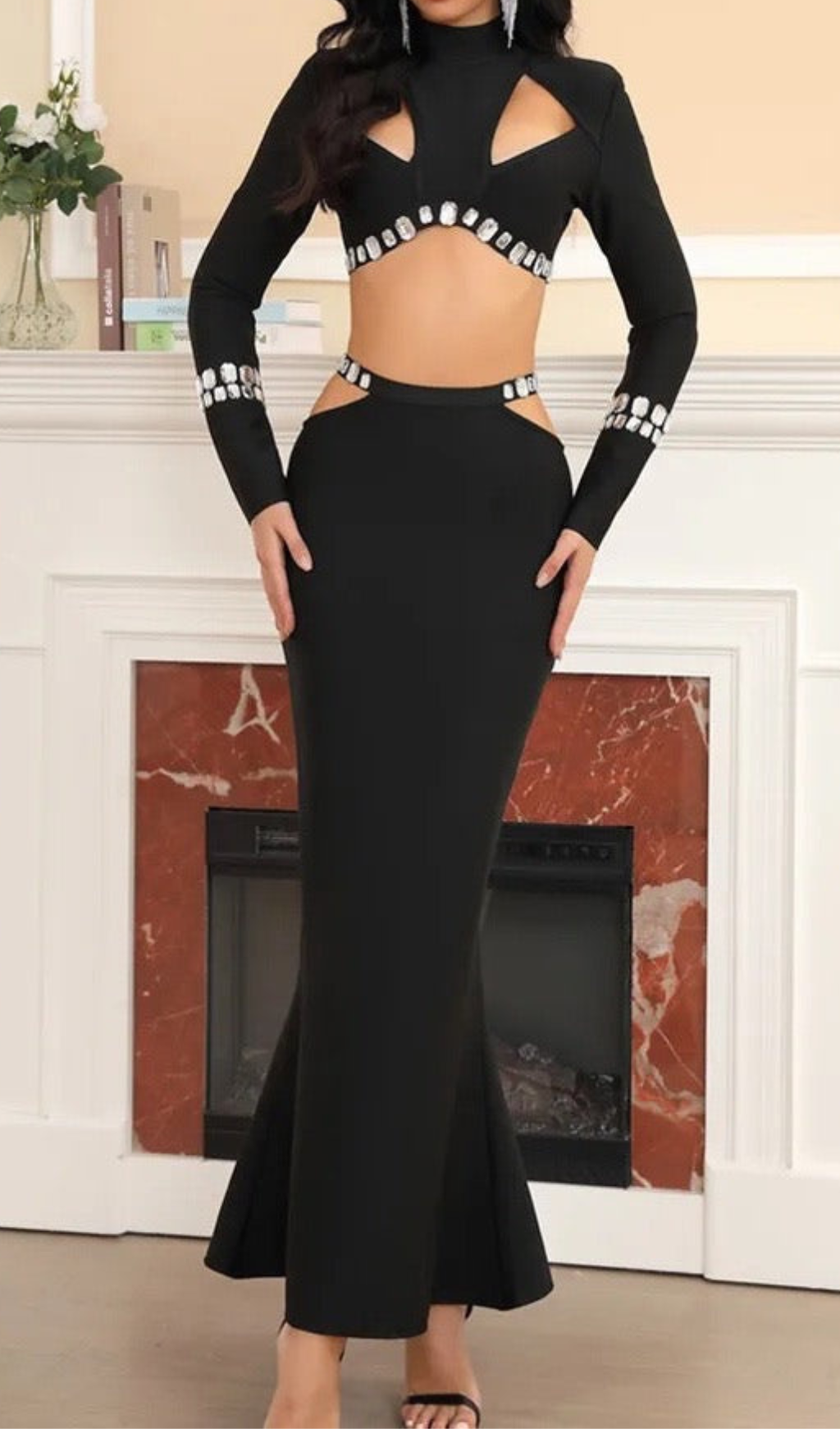 SET DI DUE PEZZI DI BENDAGGI CON DECORAZIONI IN CRISTALLO E TAGLIO