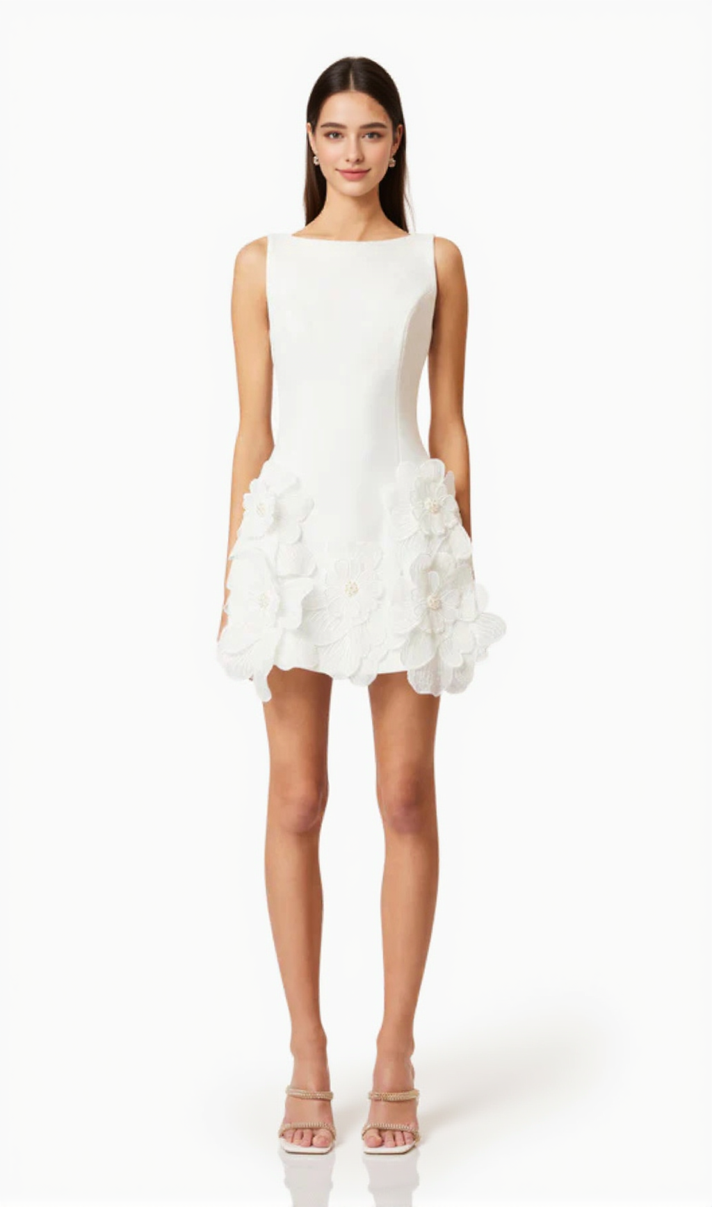 Adalgisa – Minikleid mit Blumenapplikation in Weiß