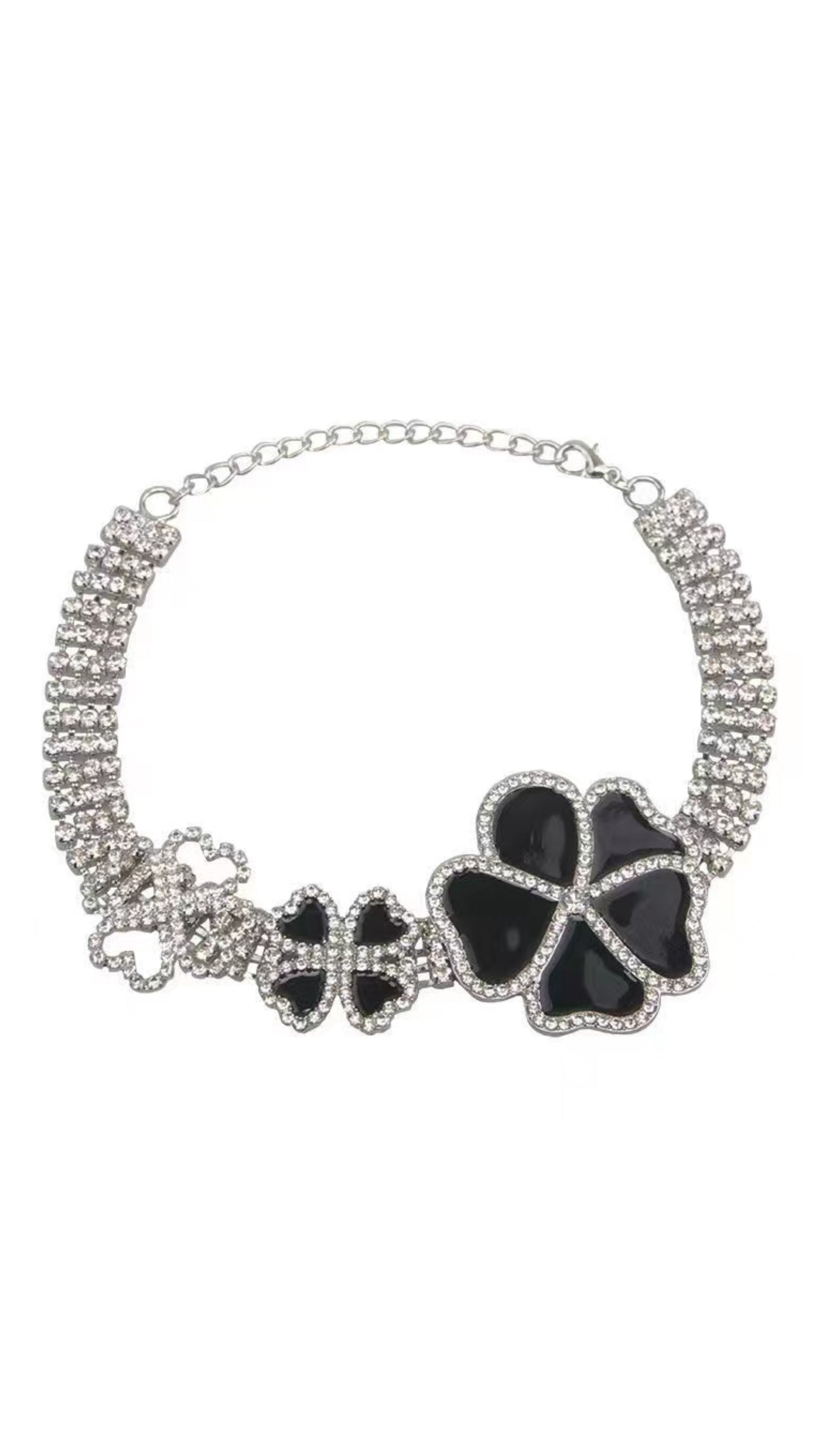 GEOMETRIC FLOWER CHOKER