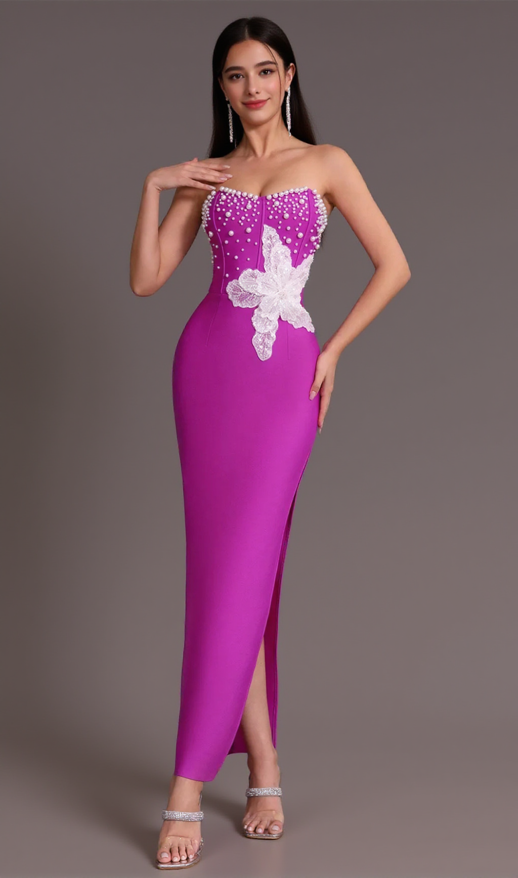 LILA BANDAGEKLEID MIT PERLEN UND SEITENSCHLITZEN