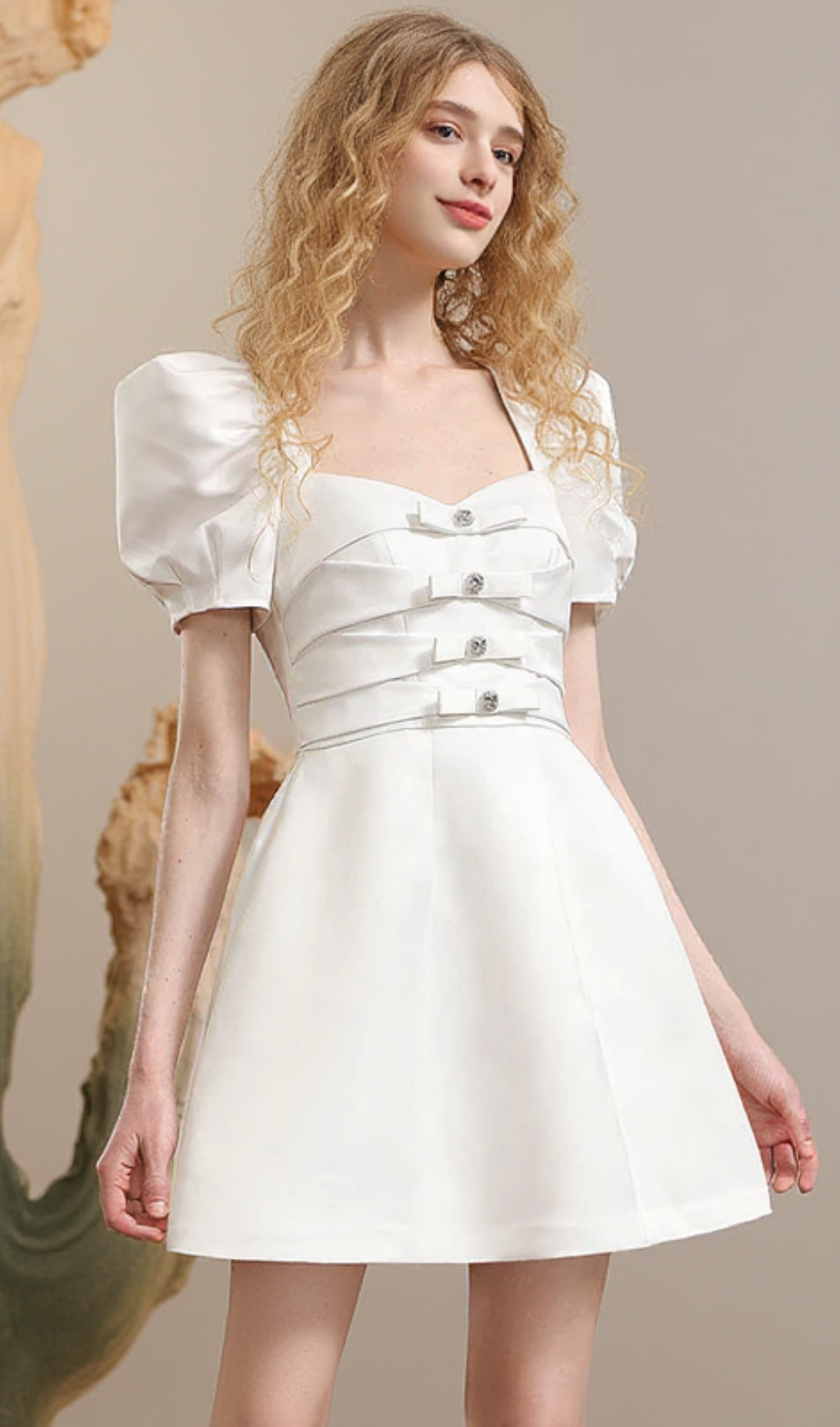 Prinzessinnen-A-Linien-Kleid mit Puffärmeln und Schleife in Weiß