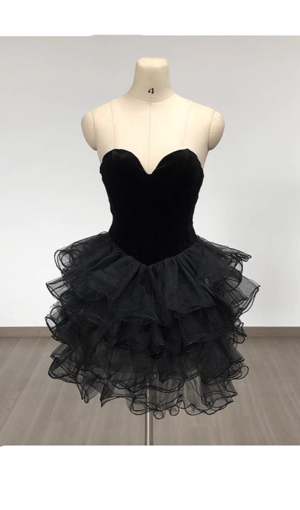 trägerloses, gerüschtes Organza-Korsett-Minikleid in Schwarz