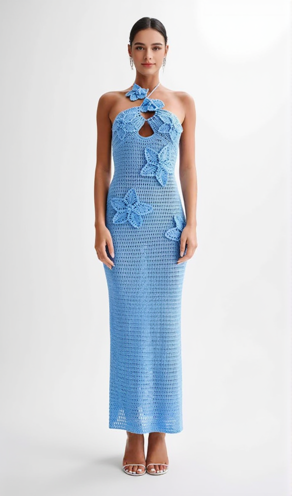 Gestricktes Maxikleid mit 3D-Applikation