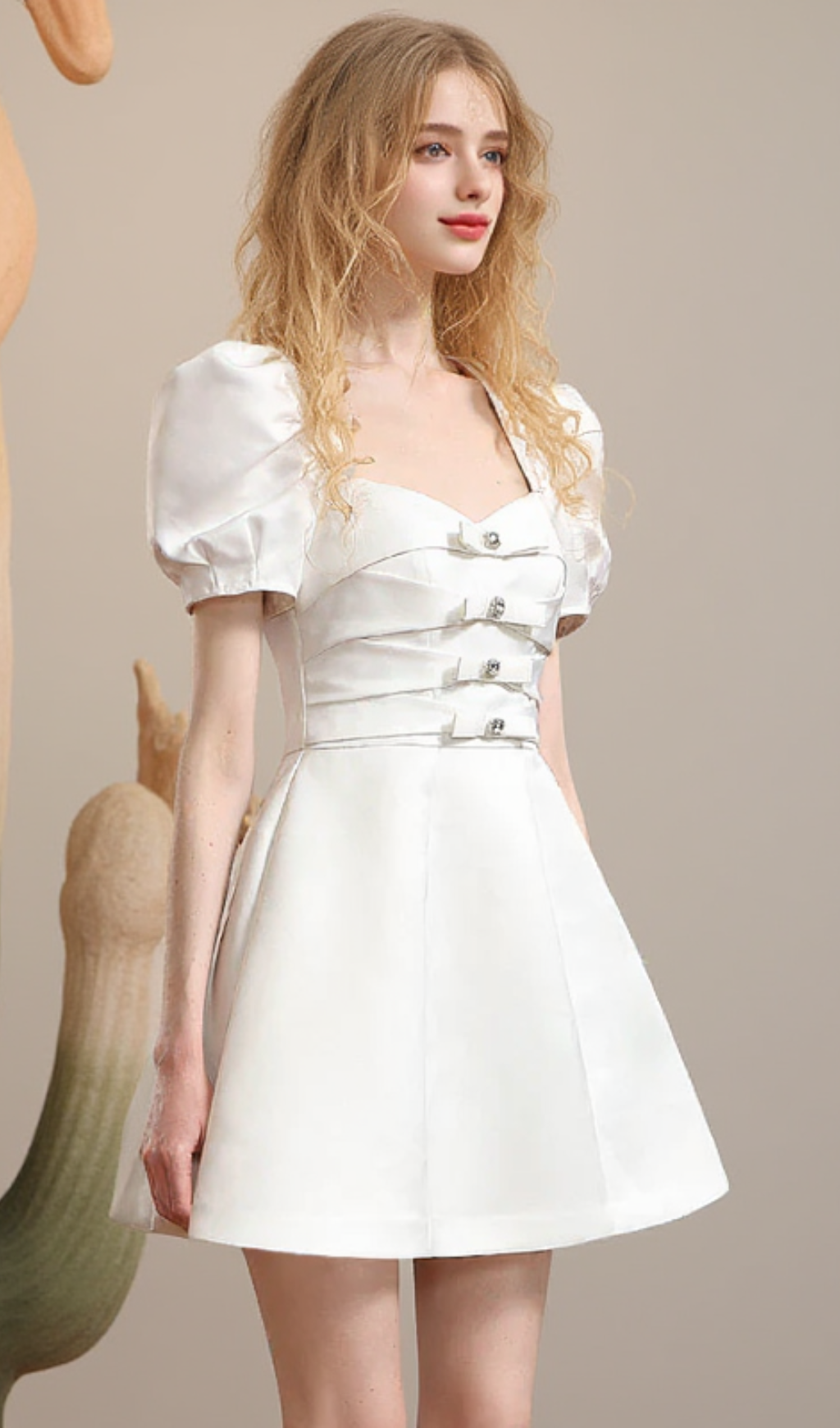 Prinzessinnen-A-Linien-Kleid mit Puffärmeln und Schleife in Weiß