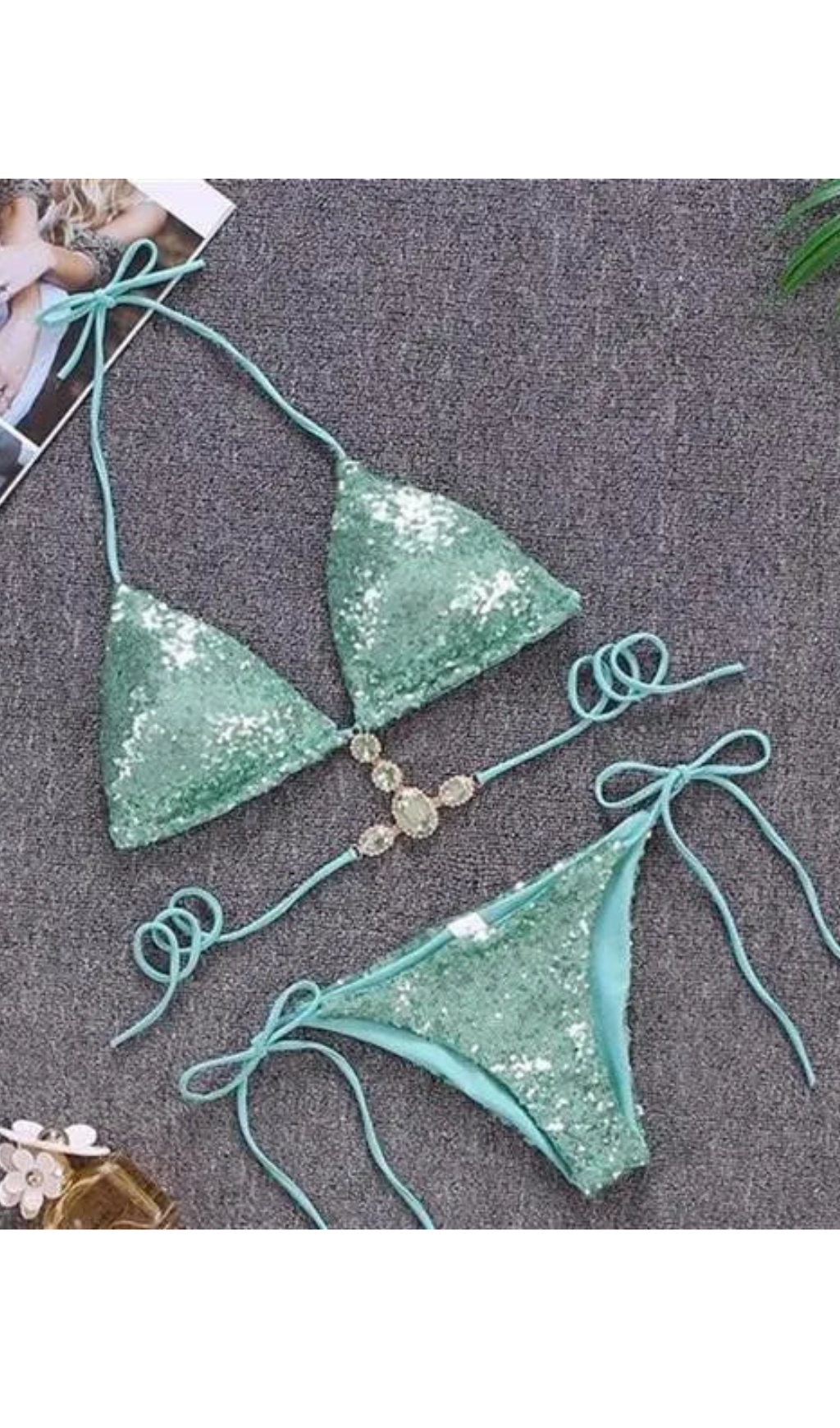 BIKINI CON PAILLETTES E DIAMANTI VERDE
