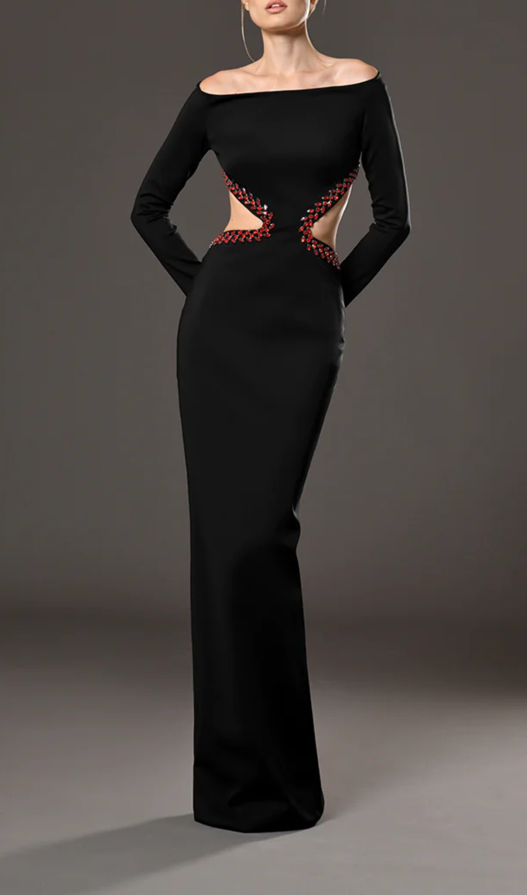 ABITO LUNGO CON SCHIENA SENZA SPALLA E PERLINE