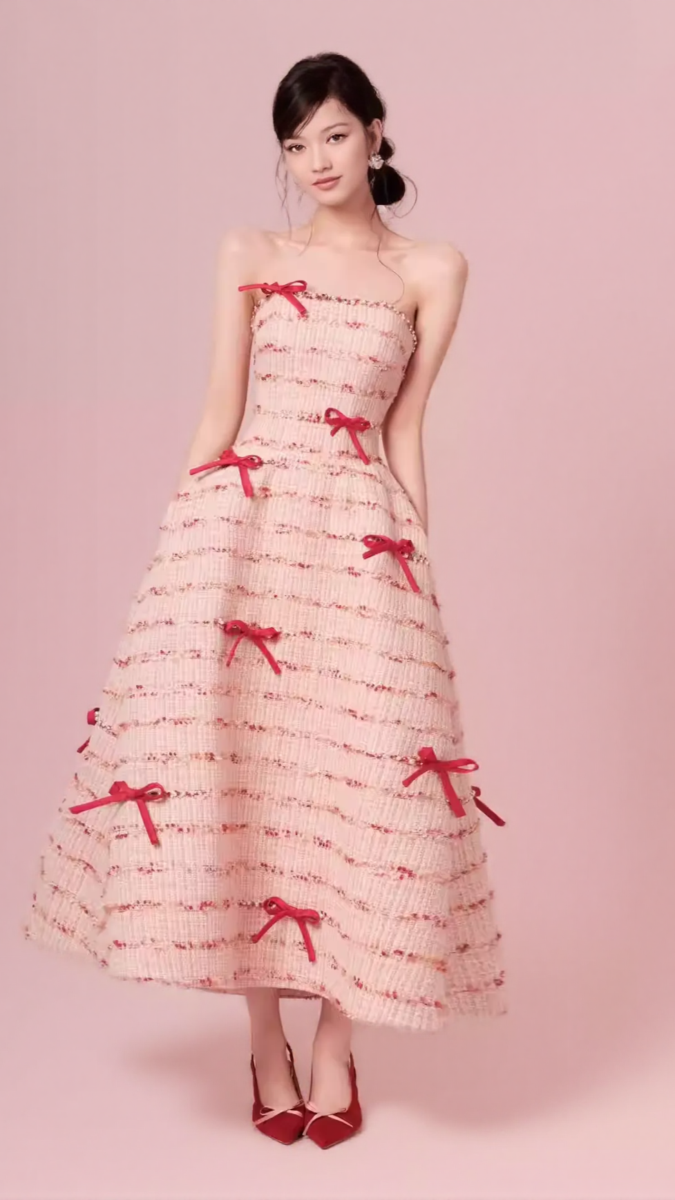 STRAPLESS BOW BEADED MIDI DRESS IN PINK