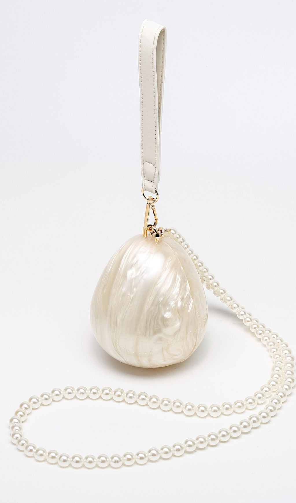 Eiertasche mit Perlenriemen