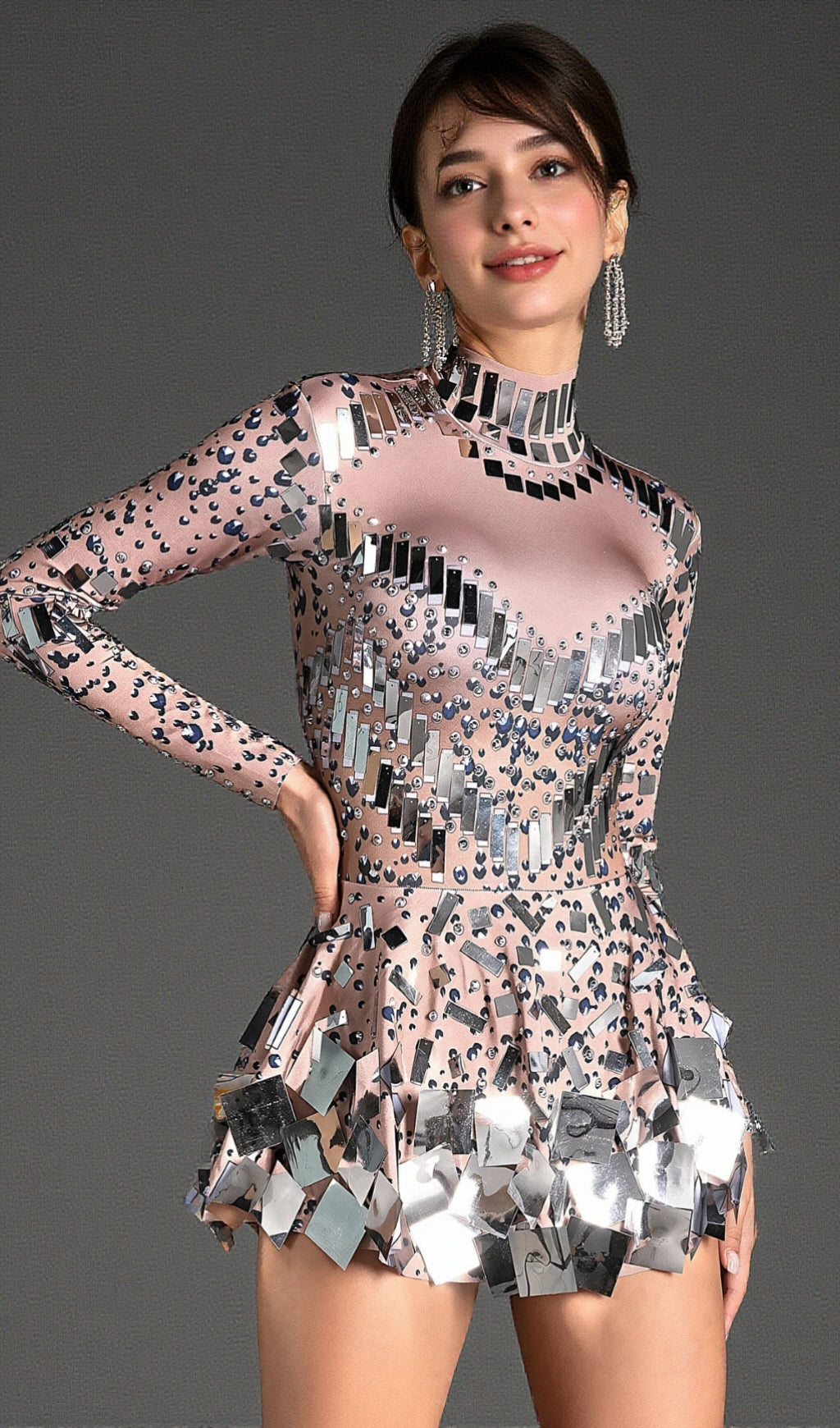 MINI ABITO A MANICHE LUNGHE CON PAILLETTES IN ARGENTO