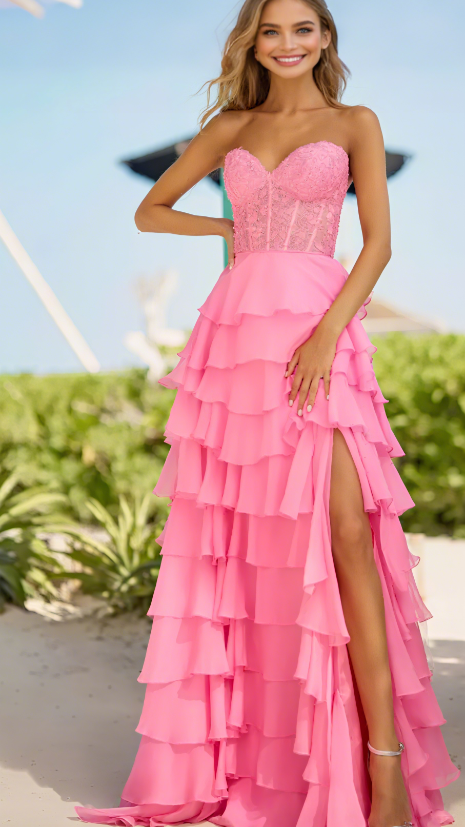 Abiti lunghi in chiffon con spacco alto e senza spalline