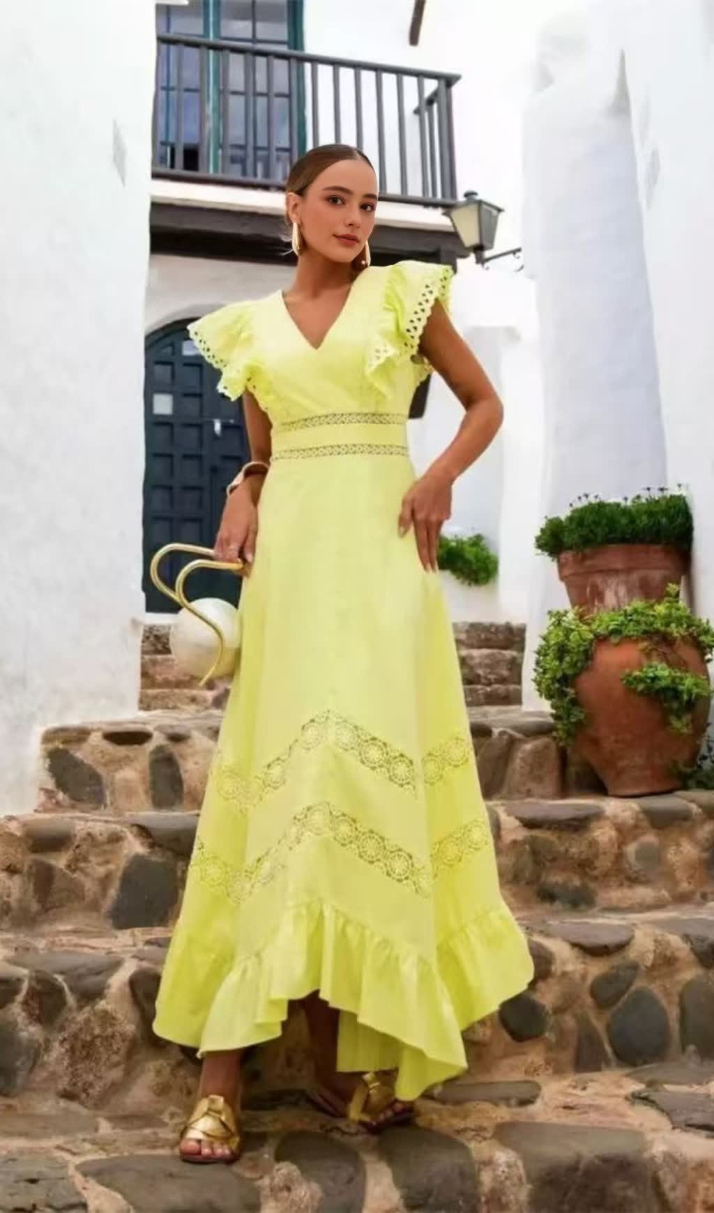 ABITO MIDI A PANNELLI IN PIZZO CON MANICHE GIALLE VOLANTI