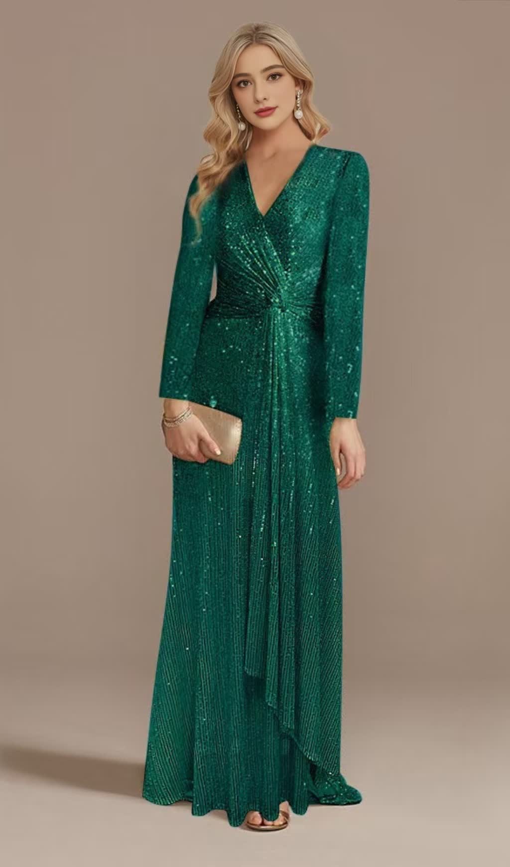 ABITO LUNGO CON SCOLLO A V E MANICHE LUNGHE CON PAILLETTES VERDI