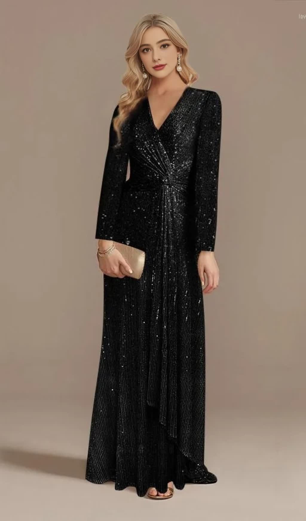 ABITO LUNGO CON SCOLLO A V E MANICHE LUNGHE CON PAILLETTES NERE