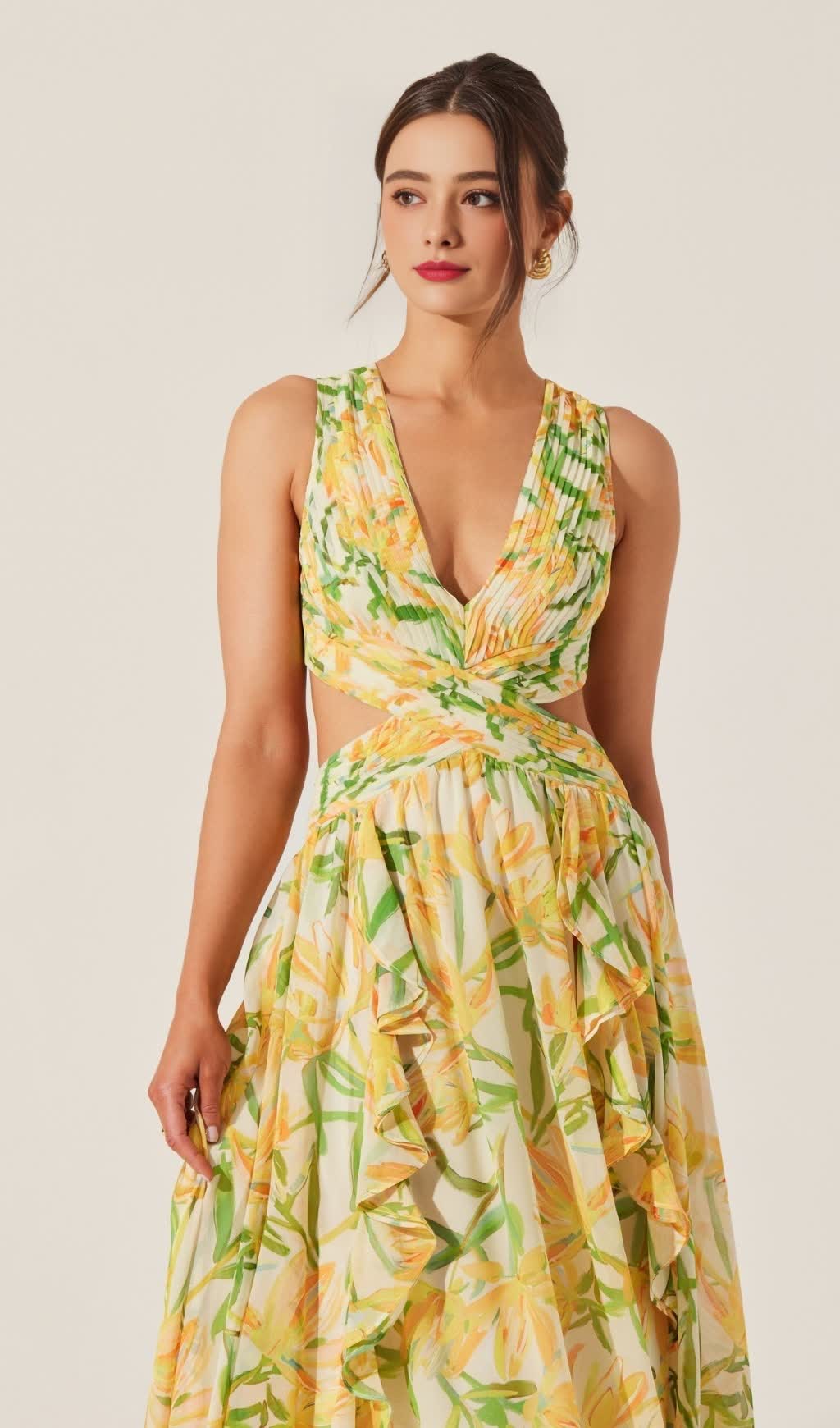 Alyssa – Maxikleid mit Rüschen und Blumenausschnitt in Gelb