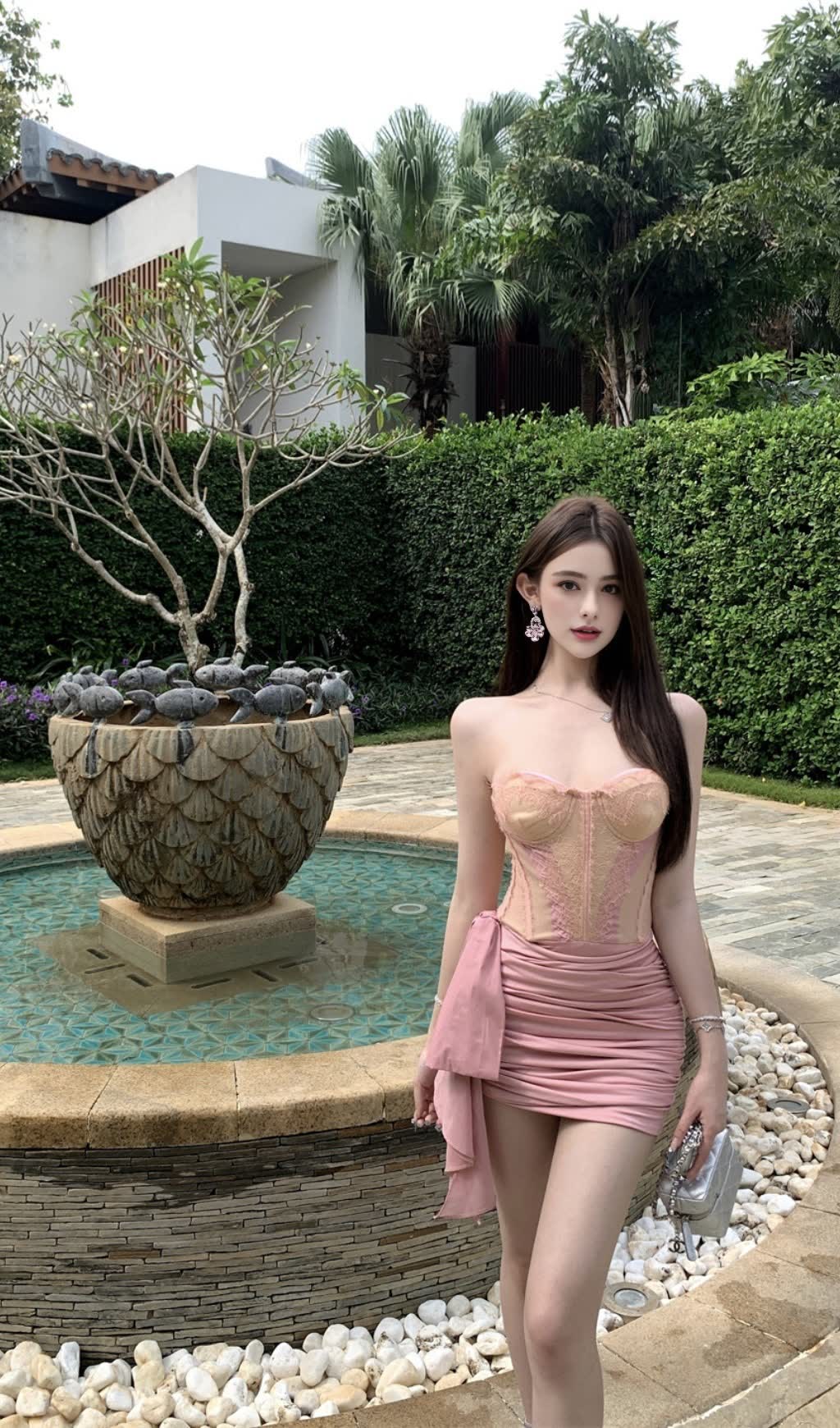 Rosafarbenes, trägerloses, asymmetrisches Hoco-Kleid aus Spitze