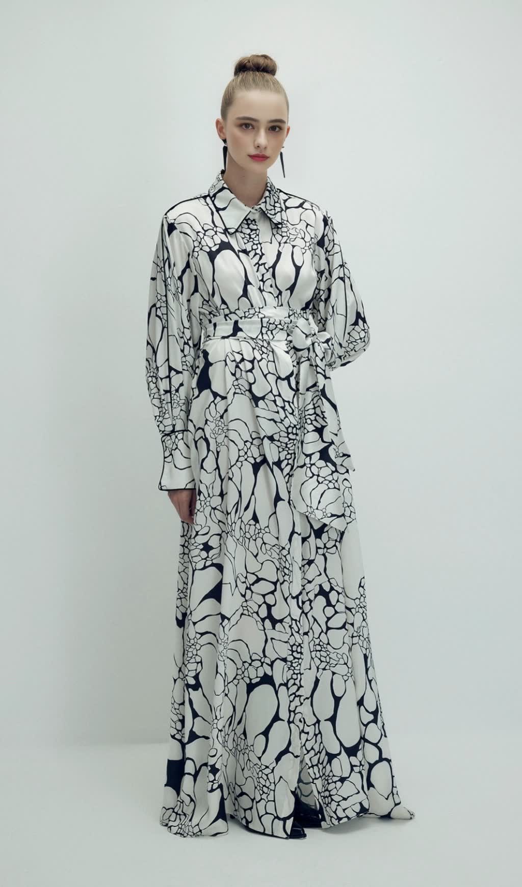 MONOCHROME PRINT BELTED SHIRT MAXI DRESS