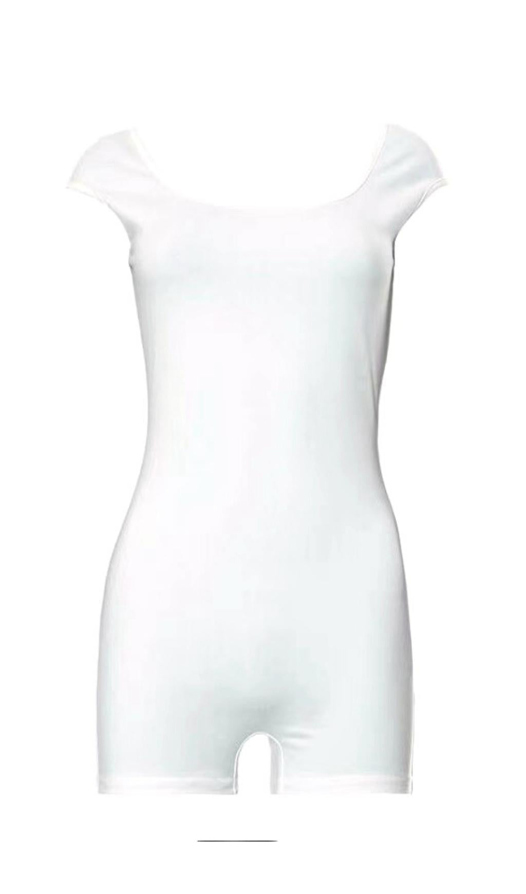 Figurbetonter, rückenfreier Bodysuit