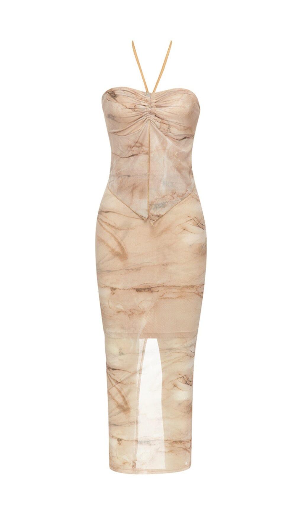 ABITO CON SCOLLO ALL'AMERICANO, PANNELLI IN PIZZO E SPACCO SULLA SCHIENA