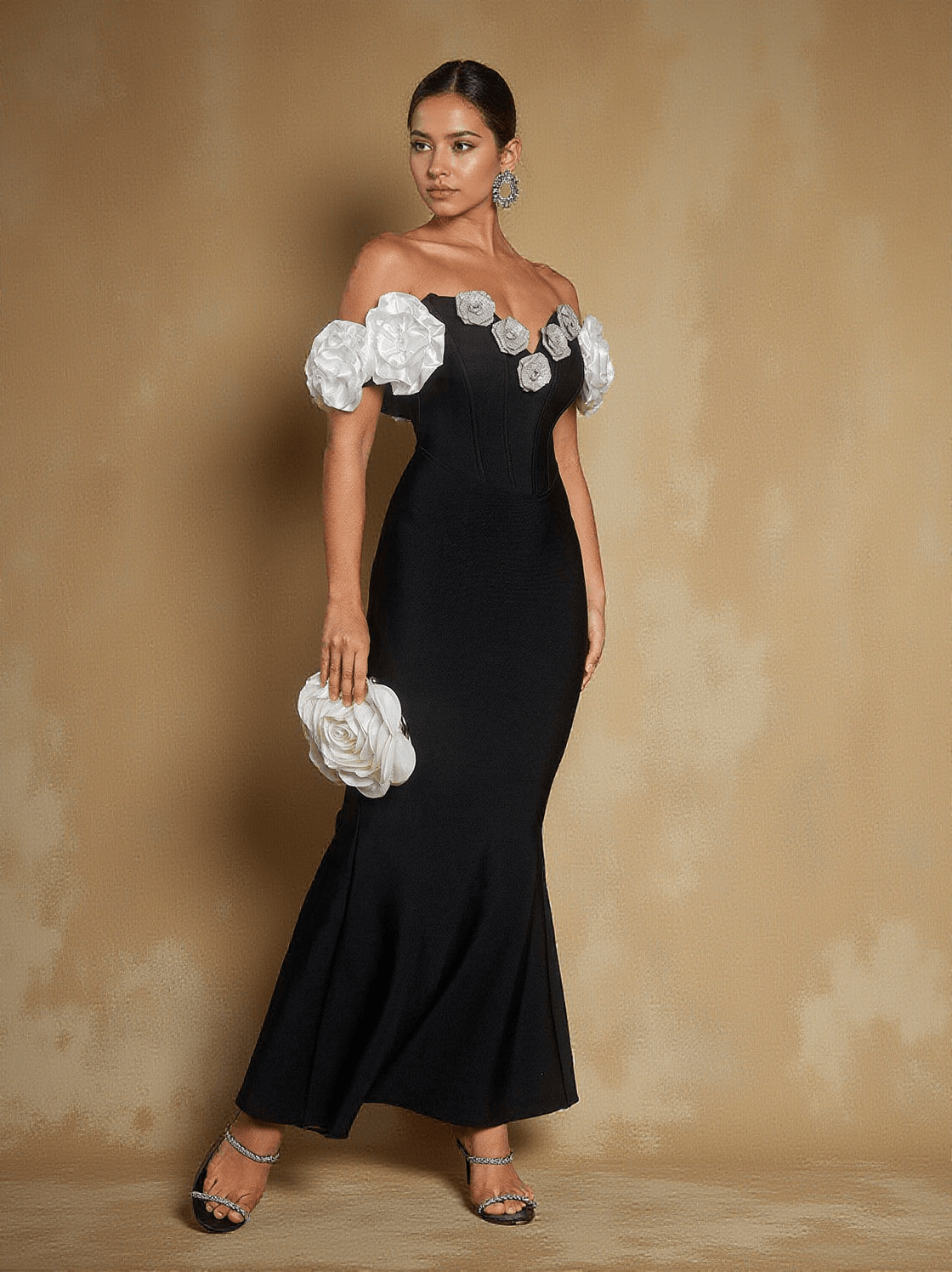 Evian – Schulterfreies Maxikleid mit Blumen-Bandage