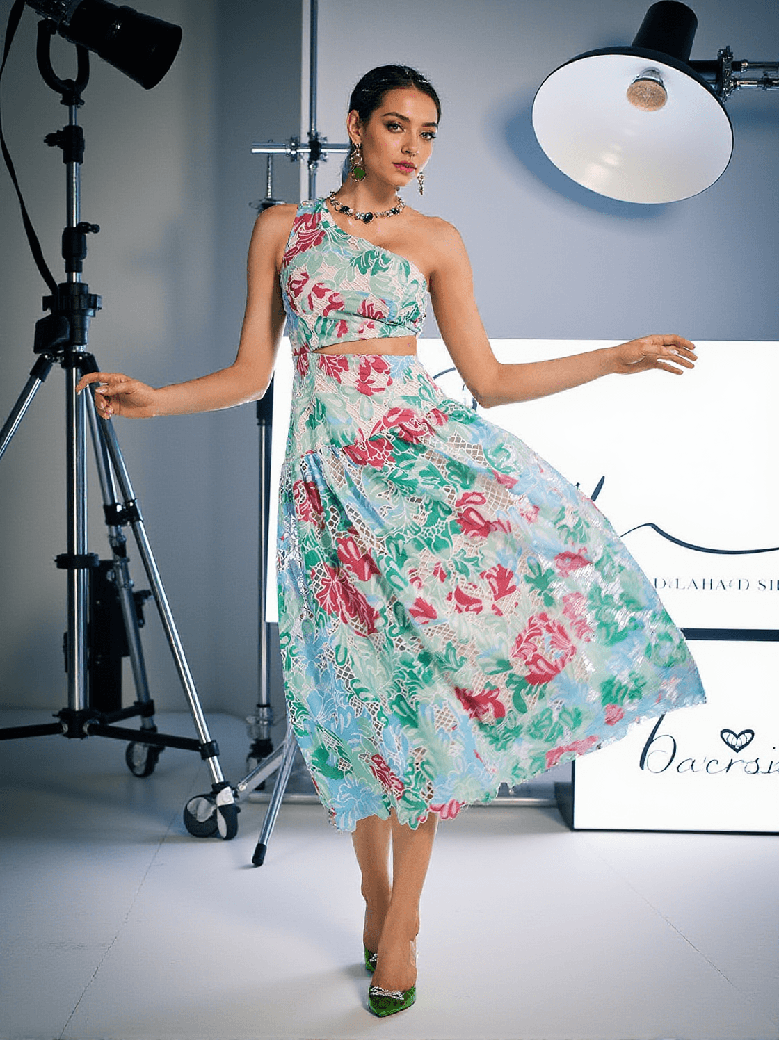 Habib One-Shoulder-Kleid mit Print und Stickerei