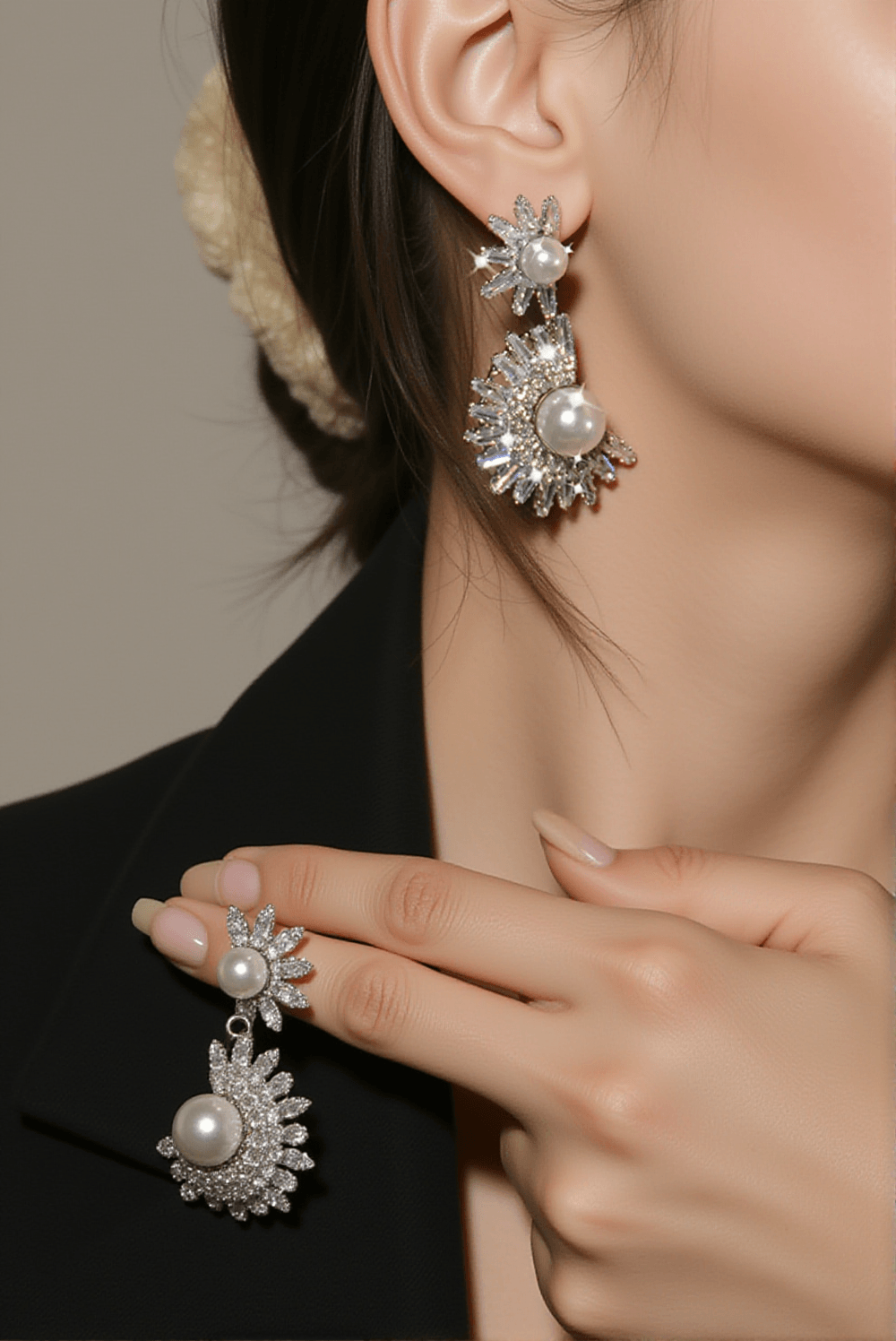 Alaya – Blumenohrringe mit Strassperlen