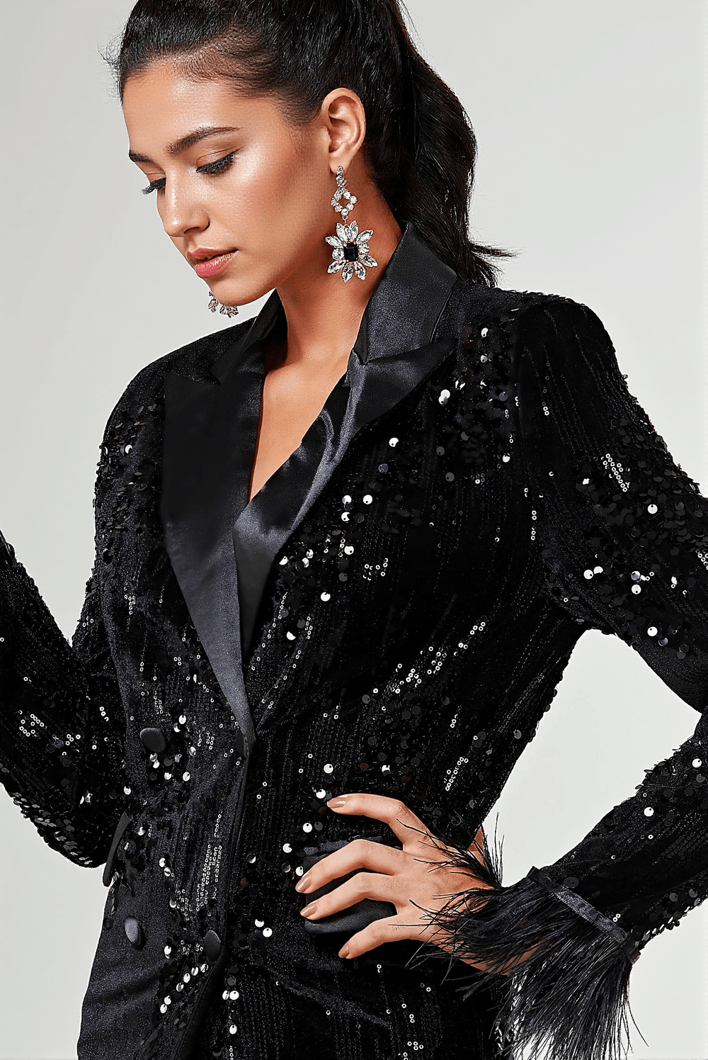 Aliyah Ohrringe mit schwarzem Edelstein und Kristall