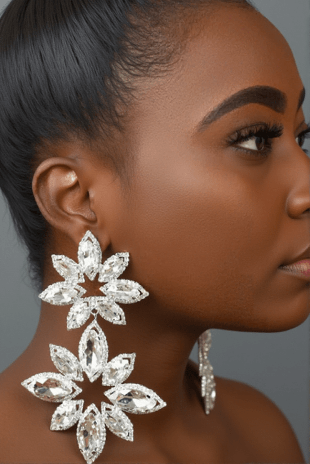 Brittanie Blumen-Strass-Ohrringe