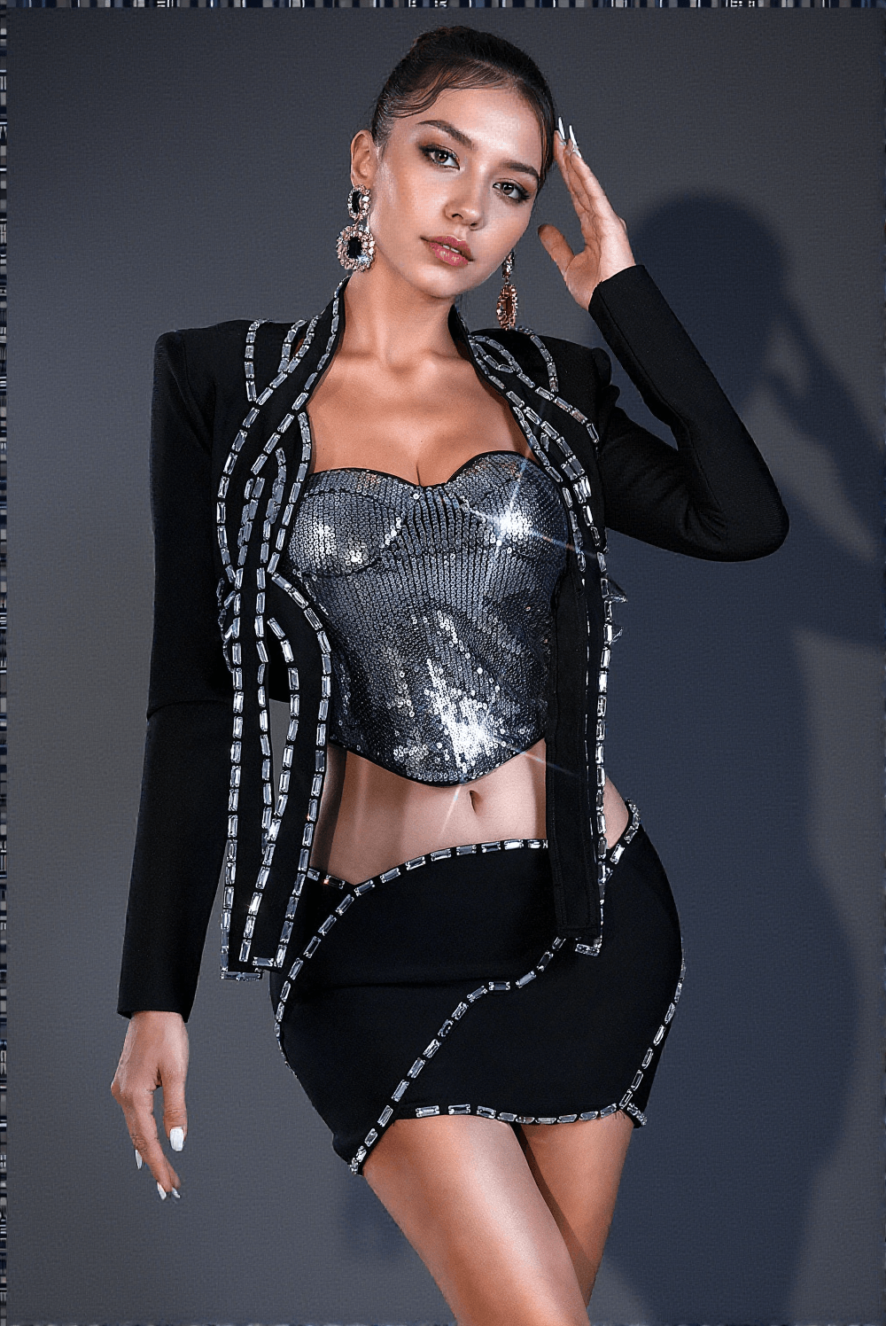 SET BLAZER CON TAGLIO DI DIAMANTI OLUFUNKE