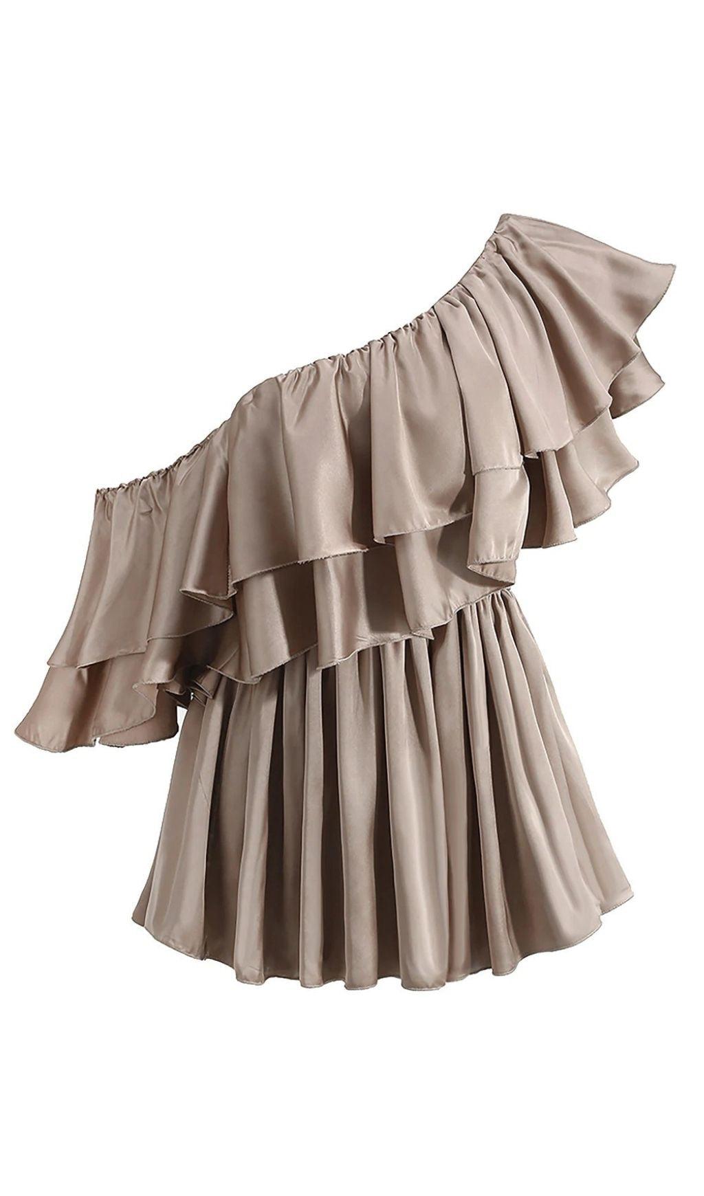 SATIN-BODY MIT EINER SCHULTER UND RÜSCHEN