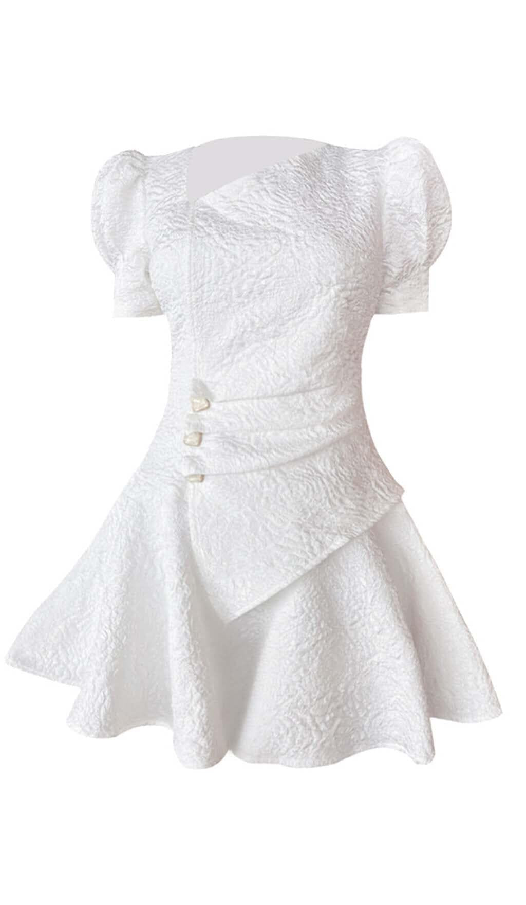 MINIKLEID MIT PUFFÄRMELN UND KNOPFVERSCHLUSS IN WEISS