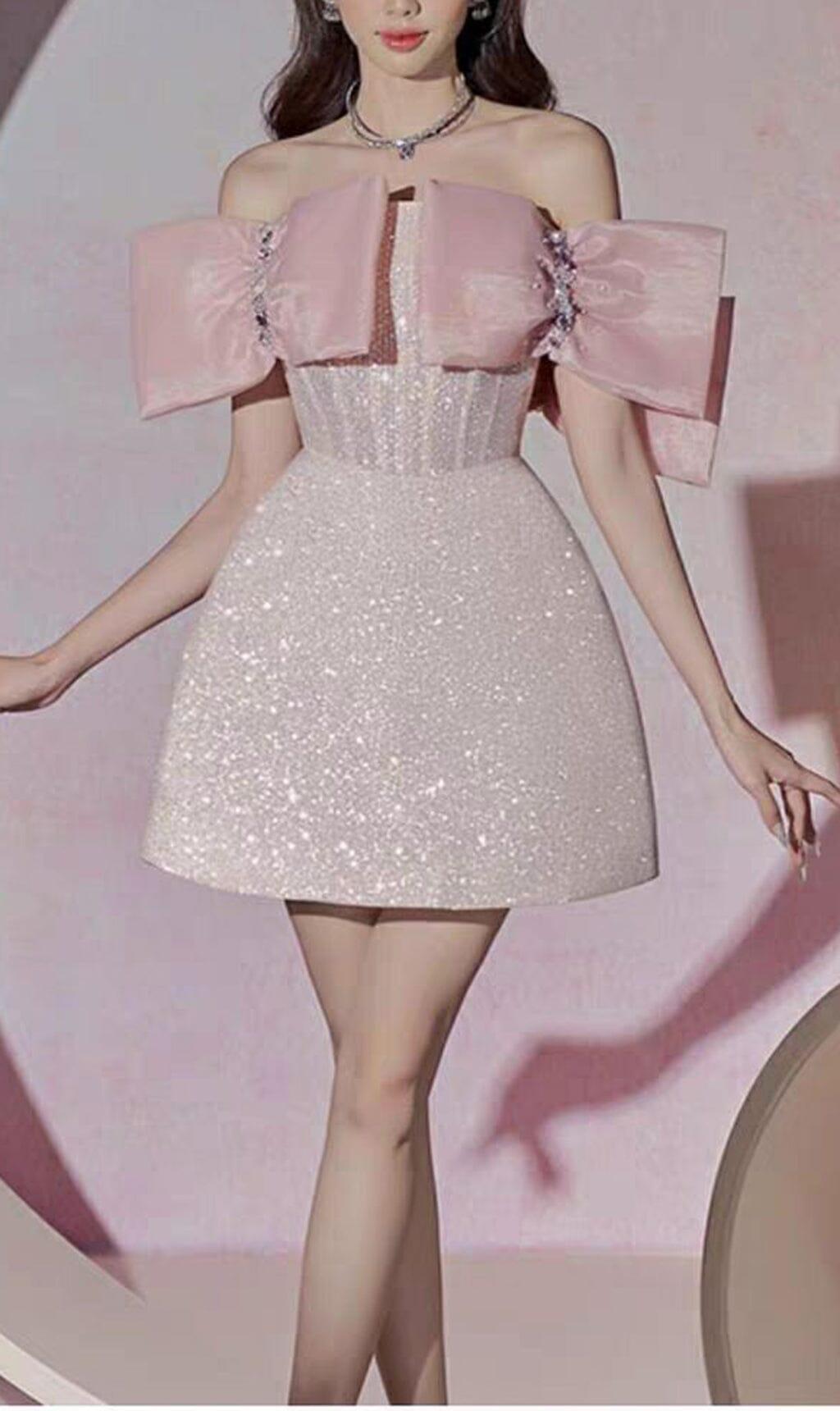 ROSA TRÄGERLOSES MINIKLEID MIT SCHLEIFE