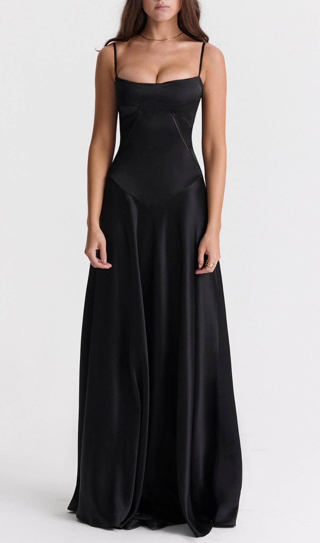 SCHWARZES MAXIKLEID MIT SCHNÜRUNG