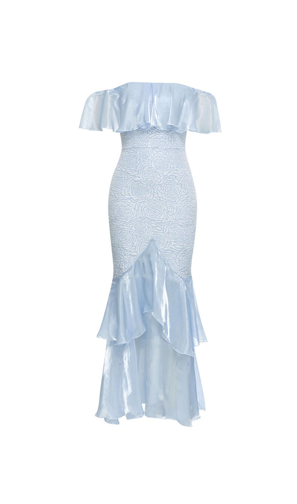 ABITO CON SPALLE SCOPERTE E ORLO CON VOLANT