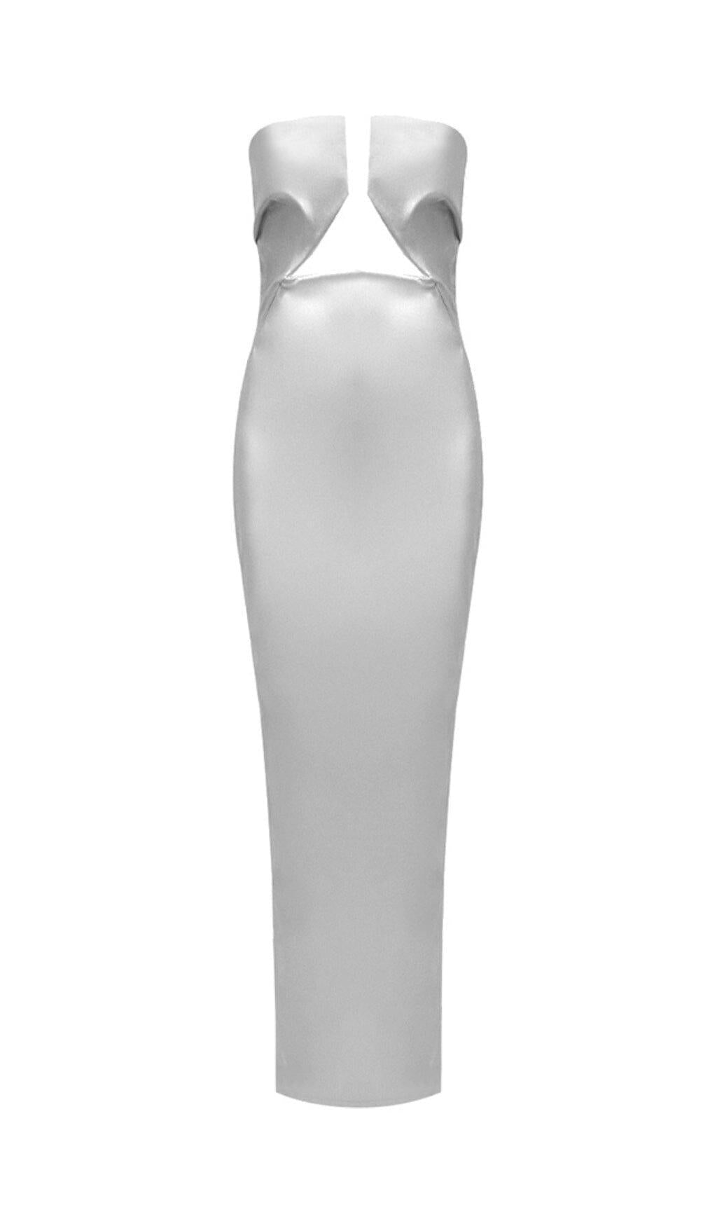 TRÄGERLOSES MAXIKLEID AUS KUNSTLEDER IN SILBER