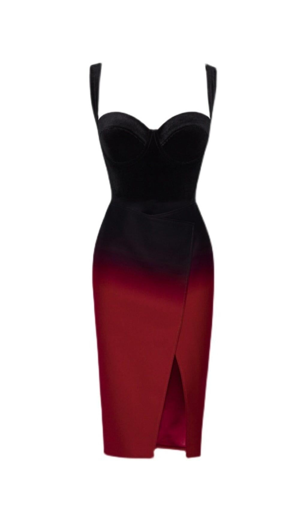 SLIM-FIT-KLEID MIT HOSENTRÄGERN UND VERLAUF