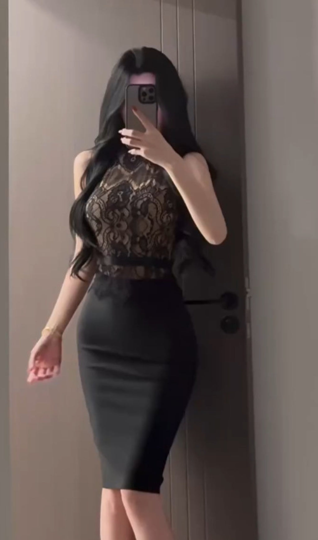 ABITO MIDI ADERENTE SENZA MANICHE CON TOP IN PIZZO NERO