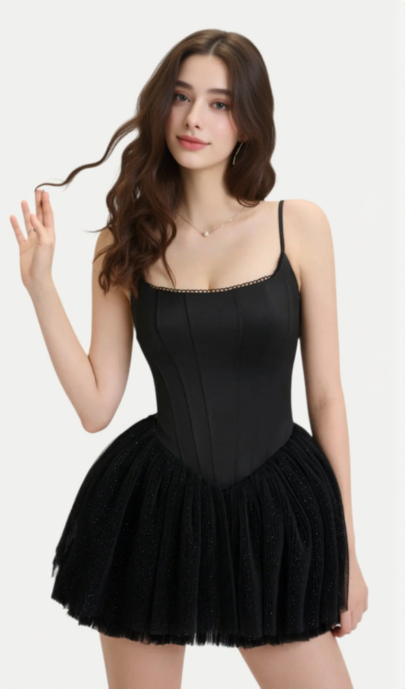 Celeste – Rückenfreies Minikleid aus Spitze mit Schleife in Schwarz