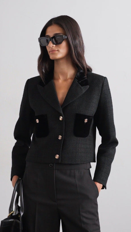 VIC CROPPED BLAZER IN BLACK