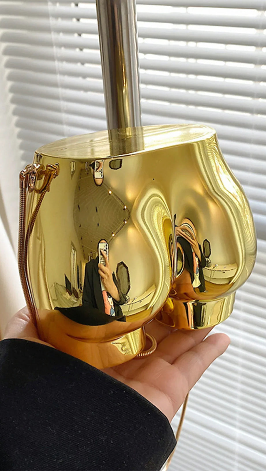 BORSA IN METALLO CON CATENA ANNISTON BUTTOCKS