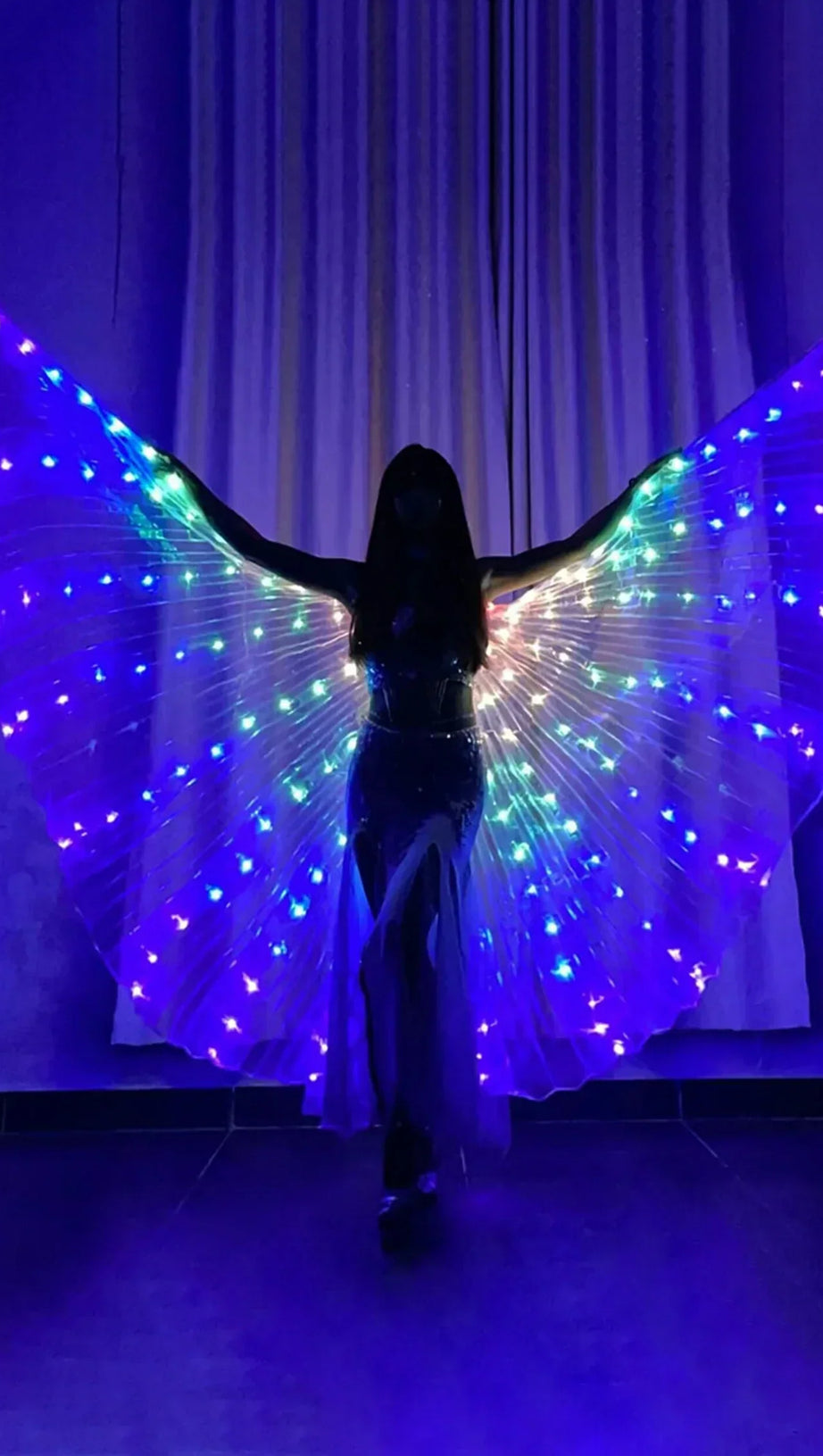 Lia LED-Umhang mit Schmetterlingsflügeln