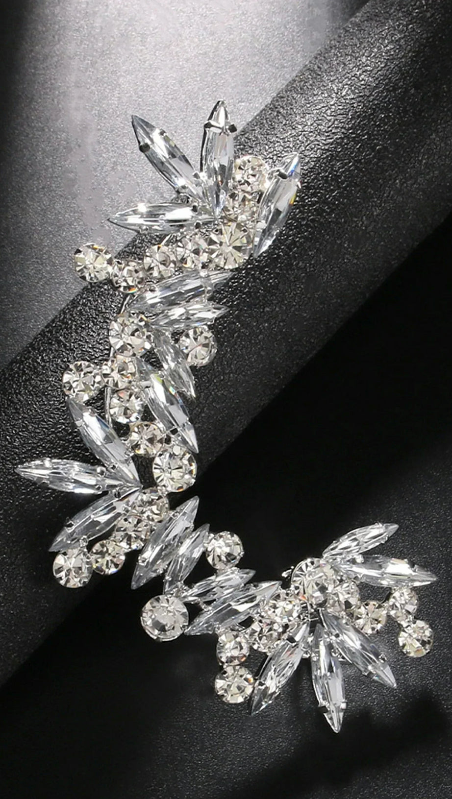 Danetta – Ohrclips mit floralem Strass