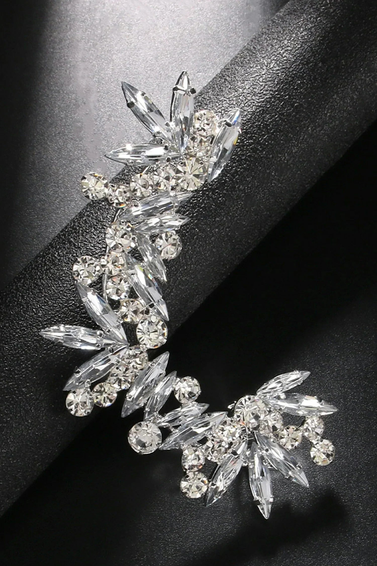 Danetta – Ohrclips mit floralem Strass