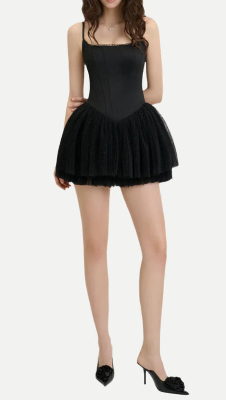 Celeste – Rückenfreies Minikleid aus Spitze mit Schleife in Schwarz