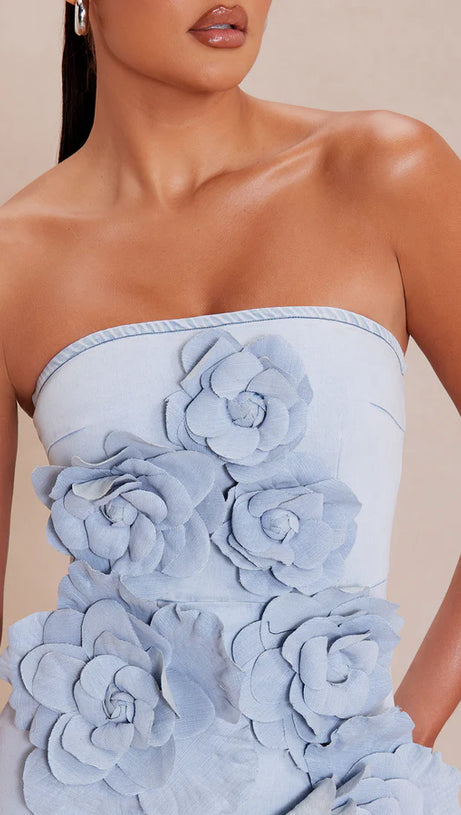 CANTO STRAPLESS FLOWER DENIM MINI DRESS IN BLUE
