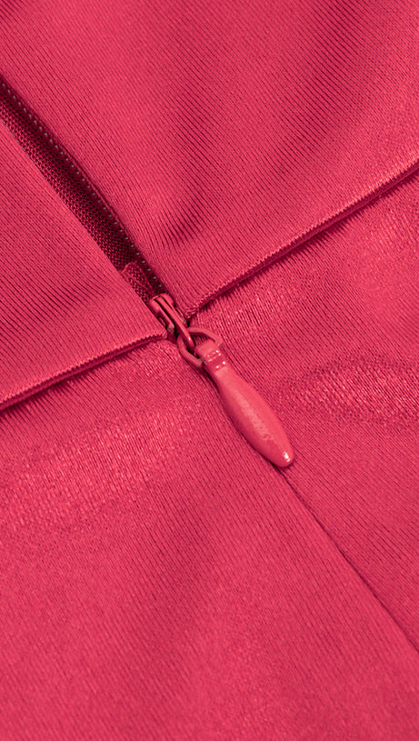 OFF-SHOULDER SOLID COLOR SLIM-FIT TUBE DRESS