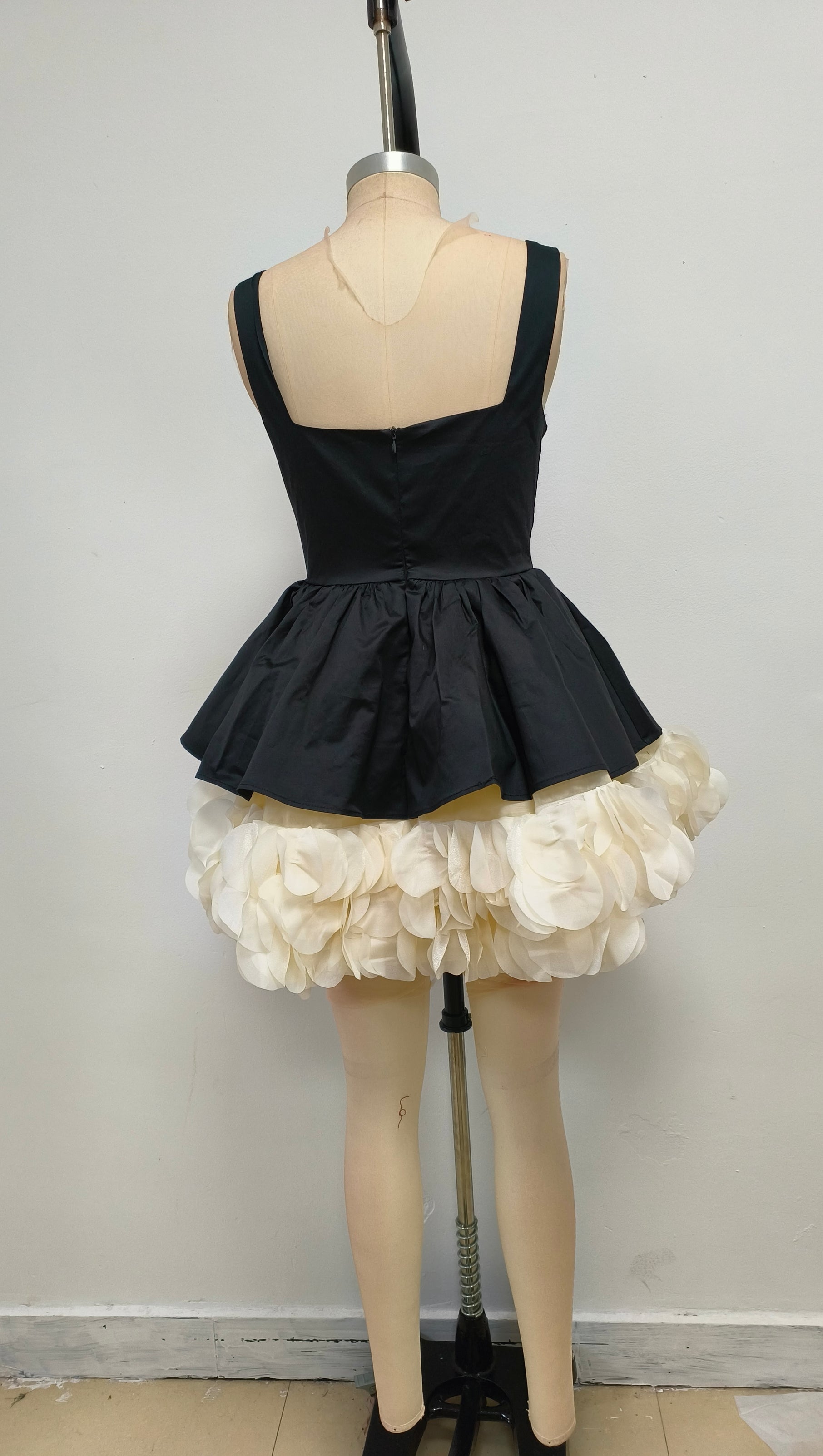 AIIZIE BLACK MINI DRESS PUFFY SKIRT - product image