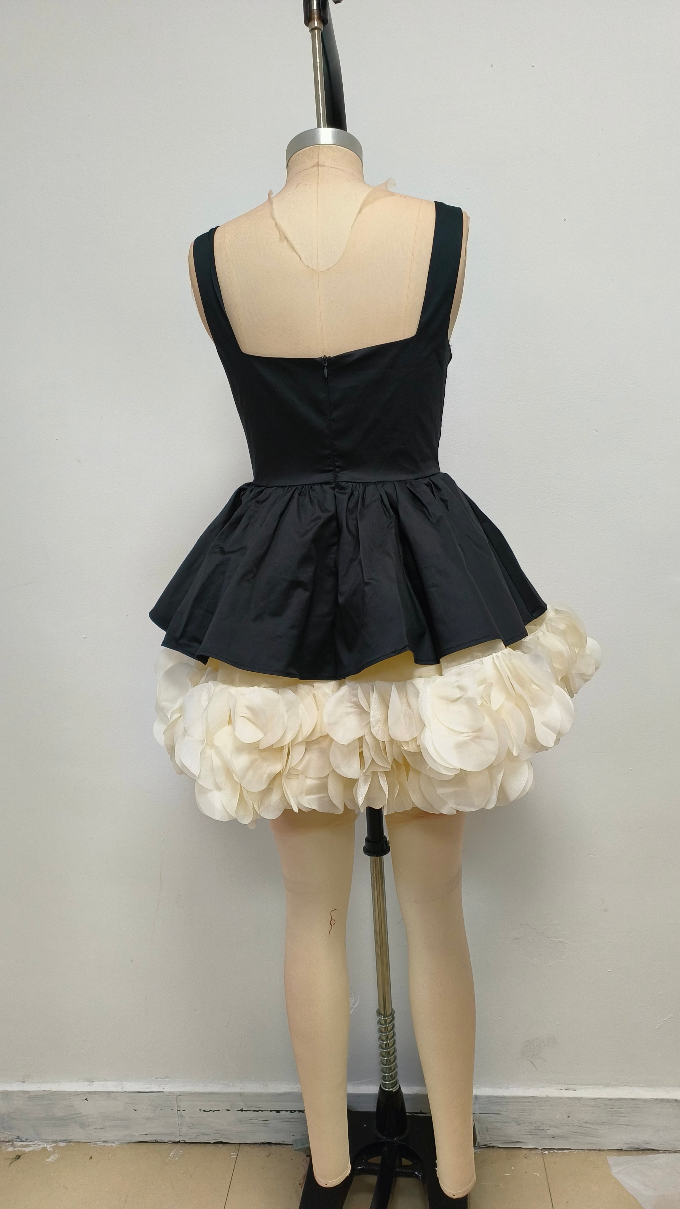 BLACK MINI DRESS PUFFY SKIRT